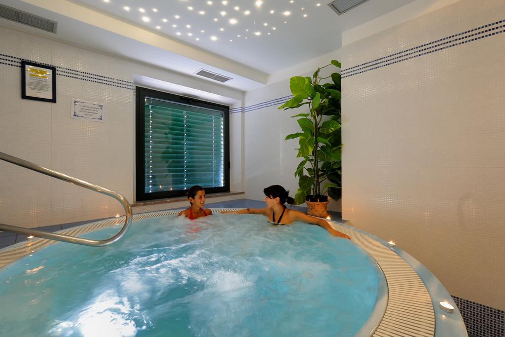 Hotel Benessere Villa Fiorita 콜피오리토 외부 사진